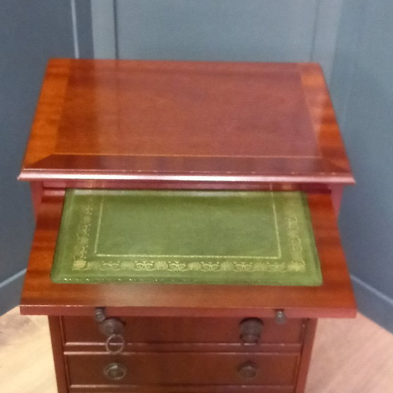 Image 1 of Kleine Vintage Bachelors cabinet