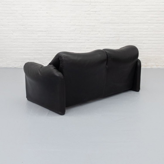 Image 1 of Canapé deux places Cassina Maralunga, années 70