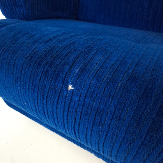 Fauteuil vintage en velours côtelé bleu, années 1970 – Textile (photo 10 of 11)