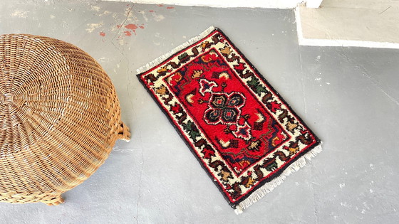 Image 1 of Vintage vloerkleed - 43cm x 68cm