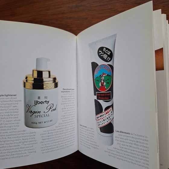 Image 1 of Bildband „1000 außergewöhnliche/gewöhnliche Objekte“. Taschen 2005