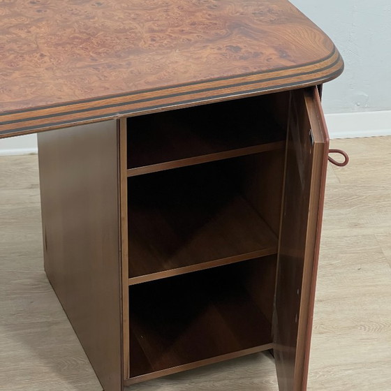 Escritorio ejecutivo "Artona" de madera de nogal con vetas de Afra y Tobia Scarpa para Maxalto, 1975. – Wood (photo 11 of 15)