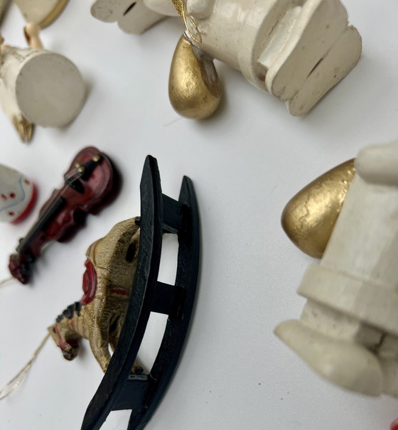 Image 1 of Ampia collezione di vecchi addobbi natalizi: legno, pigne, figure, mele