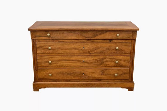 Image 1 of Cómoda de nogal macizo del siglo XVIII de la época de la Restauración