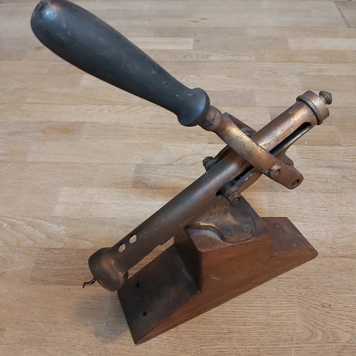 Antieke kurkentrekker profesioneel tafelmodel - The King