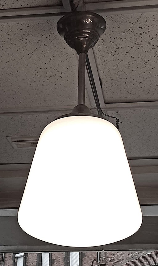 Suspension opaline Art Déco Hauteur 53 cm
