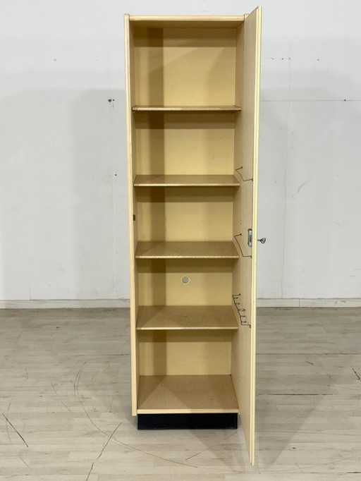 Zeer mooie vintage voorraadkast, keukenkast, wandkast, in mid-century stijl.