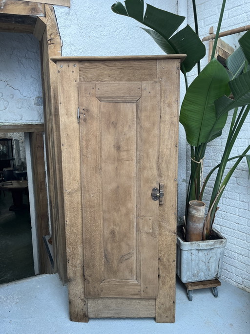 Piccolo cappello rustico in rovere
XVIII secolo