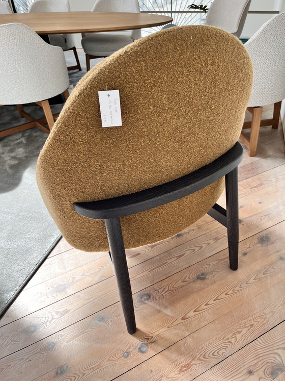 Image 1 of Toyota Seat – senfgelbe Farbe