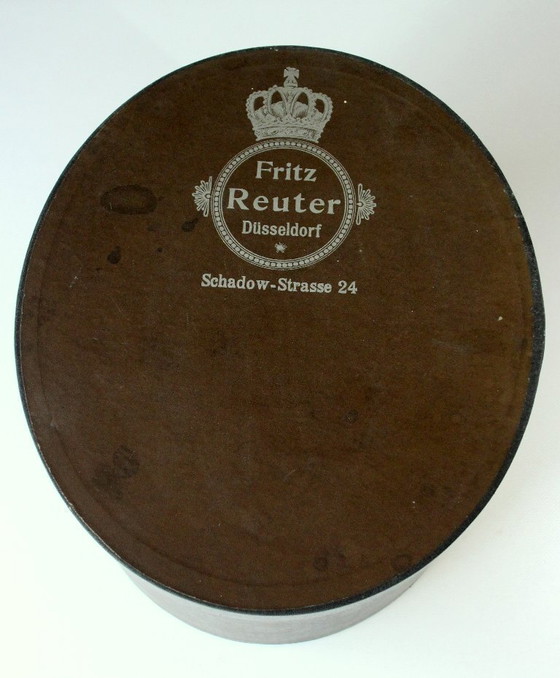 Image 1 of Sombrero de copa con sombrerera original y cojín de terciopelo