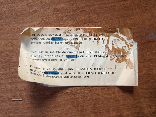 Vintage Schrank aus massiver Eiche, 1970er
