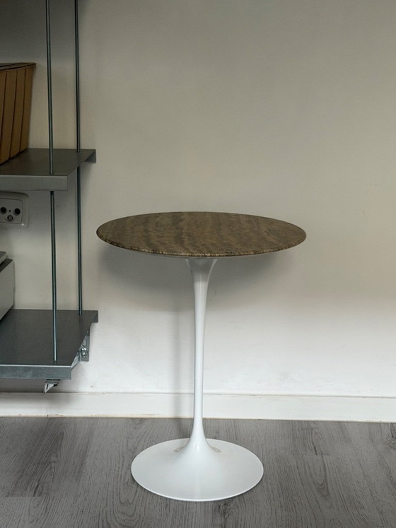 Image 1 of Saarinen Beistelltisch, Travertin Silbermarmor, Knoll