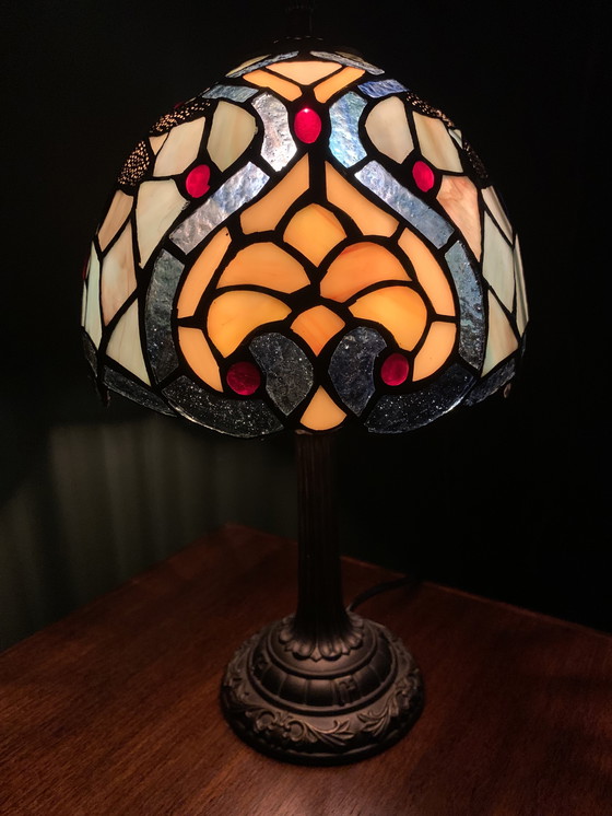 Image 1 of Tiffany style tafel lamp 