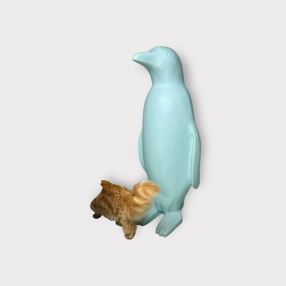 Cracking art penguin – Bildhauerei, Kunststoff (photo 4 of 5)