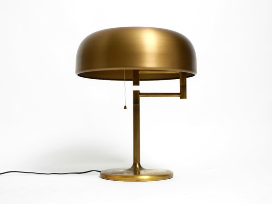 Image 1 of Straordinaria lampada da tavolo XXL in ottone di Staff del 1960 con snodo girevole