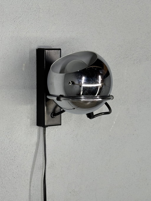 Gepo wall lamp – Dutch design icon from the 1970s