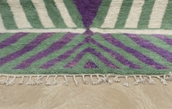 Image 1 of Tapis berbère marocain authentique fait main – Vert et violet – 300 × 210 cm