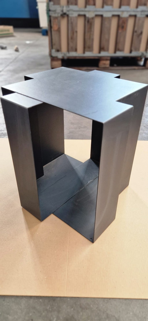 Frederik Roije coffee table shifted square