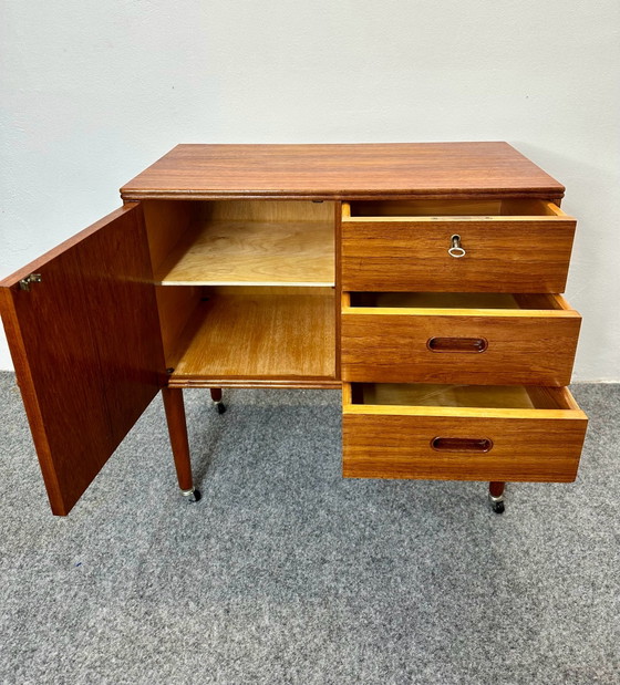 Cassettiera Mid Century in teak, design danese, anni '50 '60, vintage, Cassettiere, Legno, Marrone (foto 6 di 12)