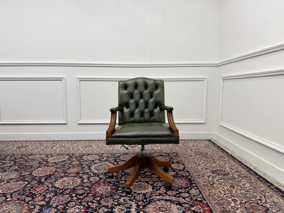 Silla de oficina Chesterfield inglesa verde – Sillas de oficina, Leather, Wood (photo 2 of 7)