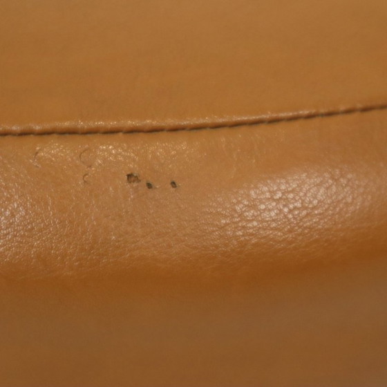 Image 1 of Pouf rotondo vintage color cammello