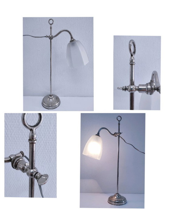 Image 1 of Lámpara Art Déco, metal cromado, cristal opalino.