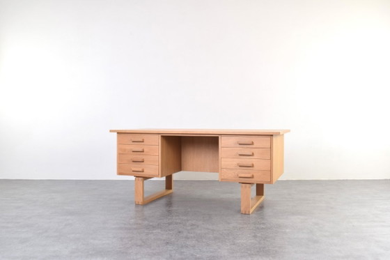 Escritorio independiente Mid-Century de roble de Torben Valeur & Henning Jensen para Dyrlund, años 60. – Wood (photo 3 of 19)