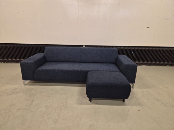 Image 1 of Montel Romero – 3-Sitzer-Sofa – Blau – Stoff – Hocker – Design