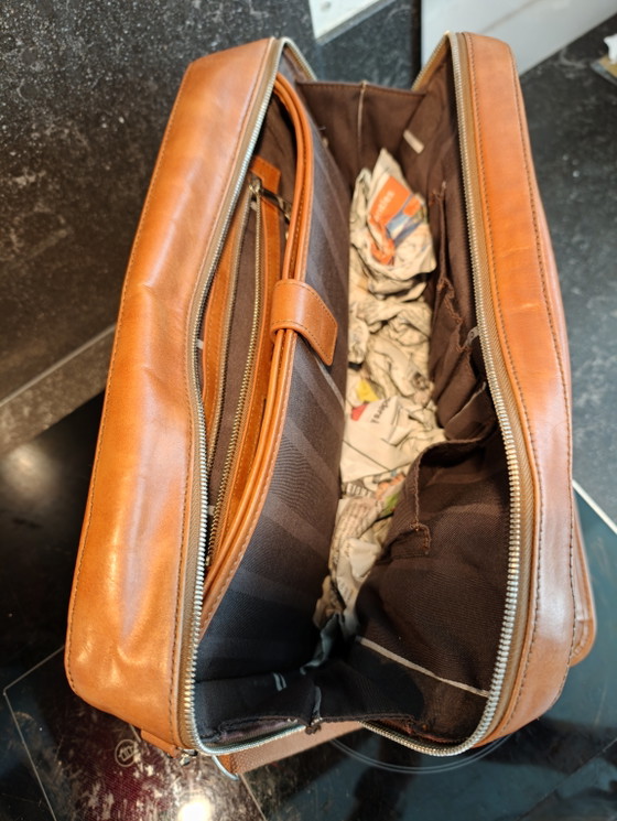 Image 1 of Echte HUGO BOSS bruin leren messengerbag met klep aan de voorkant,