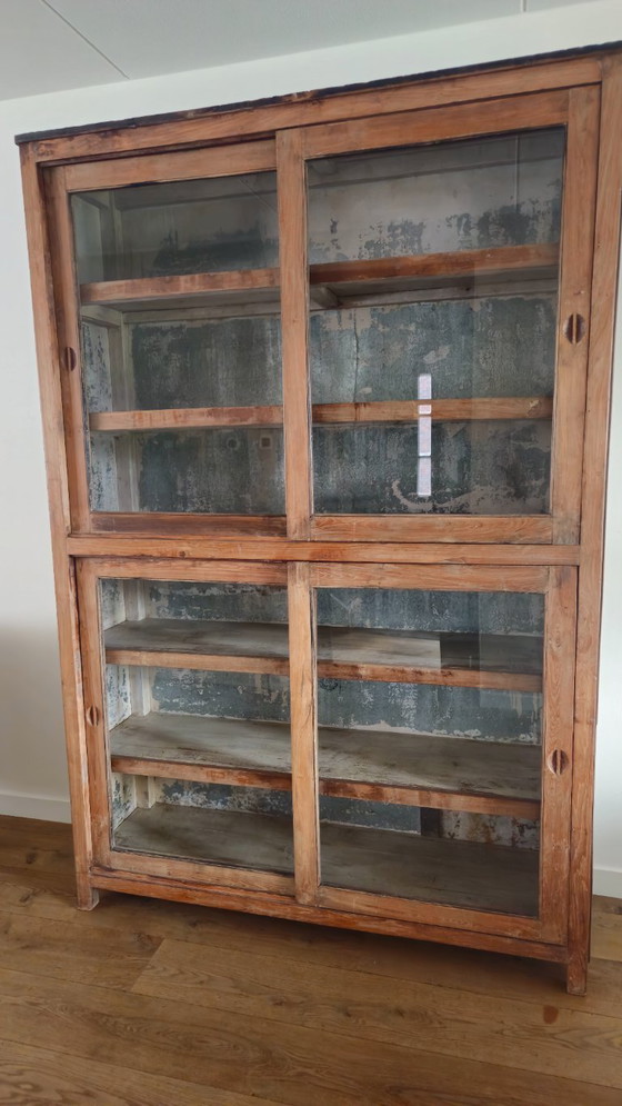 Display cabinet / shop cabinet / storage cabinet – Wood (photo 7 of 7)