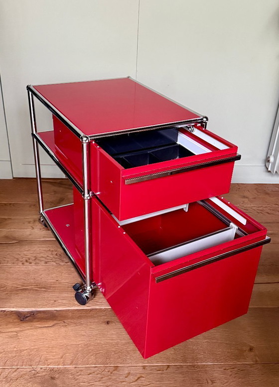 Image 1 of USM Haller 2-drawer cabinet on casters
