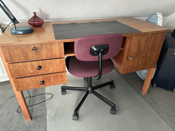 Vintage Mid-Centry Desk 1960s/1970s – Wood (photo 9 of 13)