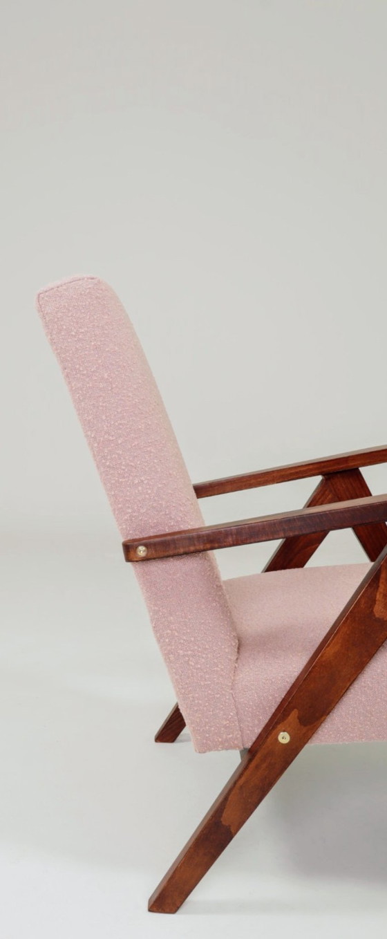 Image 1 of Vintage fauteuil rustiek hout roze bouclé stof zigzag modern design 1970
