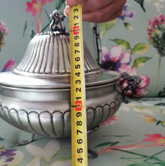 Image 1 of Antike Suppenterrine mit Tablett