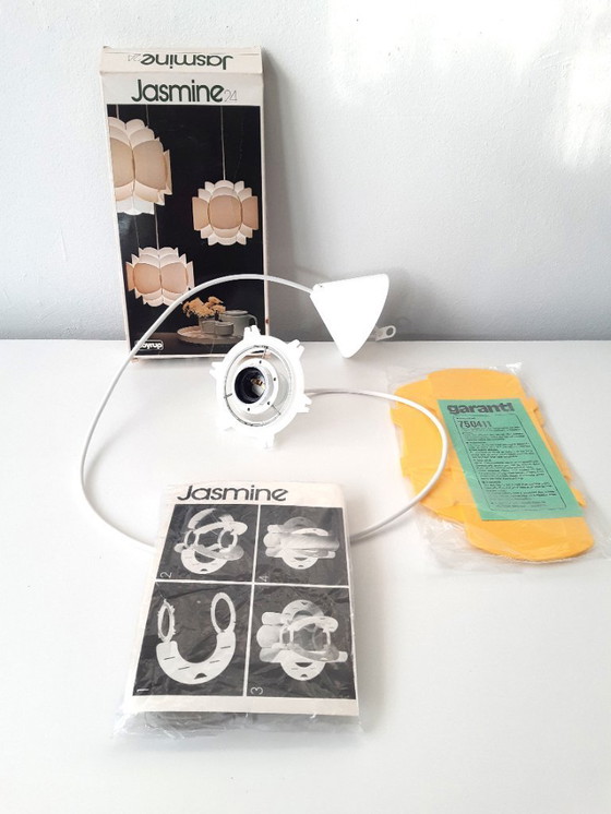 Image 1 of Hoyrup Jasmine bouwpakket, Vintage kunststof gevouwen lamellen hanglamp door Lars Eiler Schiøler, Deens design, mcm pvc lamellen