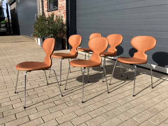 Image 1 of Fritz Hansen Ant (mier) chairs in Cognac leder NIEUWstaat!