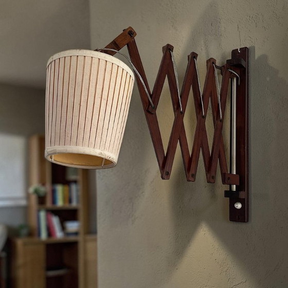 Lampada da parete estensibile a fisarmonica con spina, in stile scandinavo, con meccanismo a forbice in (photo 3 of 11)