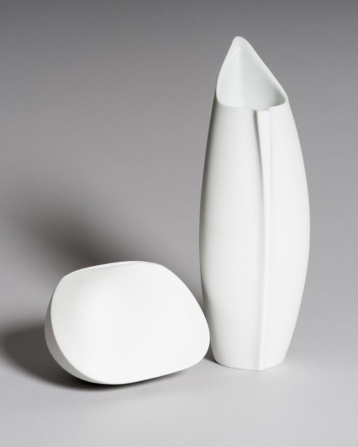 Curated Porcelain Duo: Lino Sabattini "Penguin" Vase (22cm) & Uta Feyl Sculptural Mini Vase – Rosenthal Studio Line, 1980s