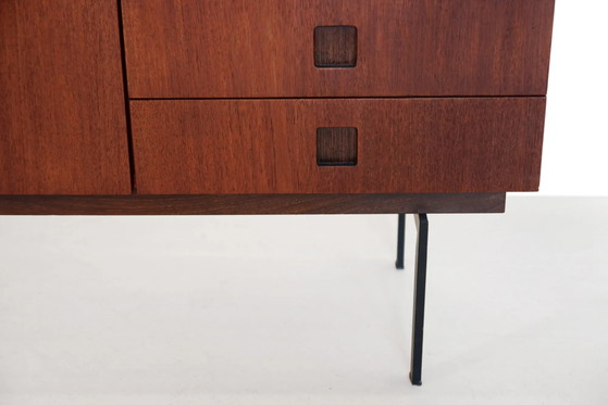 Highboard en teck Hulmefa série Propos – Armoires de rangement, Mid Century Modern (photo 5 of 8)