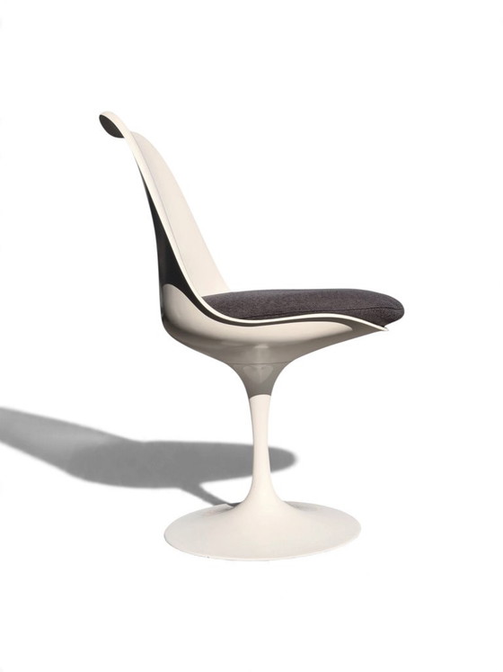 Chaise Tulipe Eero Saarinen, Knoll International, blanche – Chaises de salle à manger (photo 2 of 13)