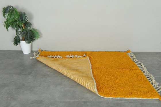 Image 1 of ALFOMBRA AMARILLA 3X2M