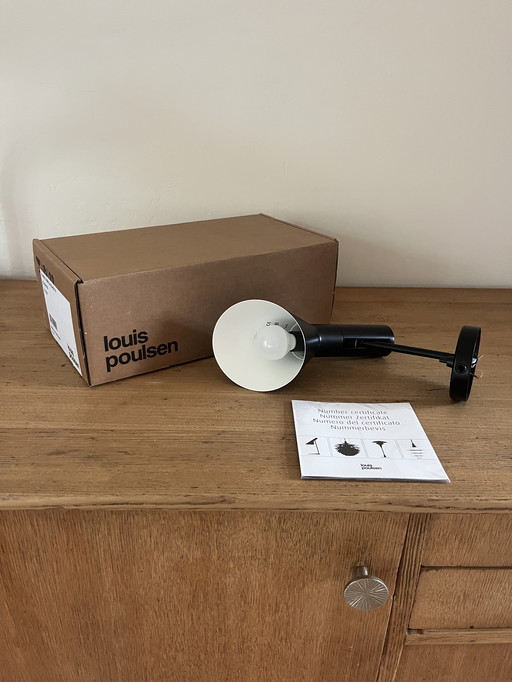 Louis Poulsen AJ wall lamp - Arne Jacobsen - Danish design lamp