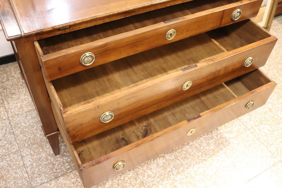 Image 1 of Cómoda antigua de nogal, Italia Siglo XVIII