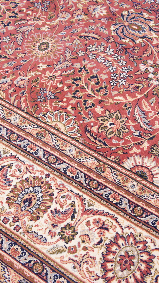 Image 1 of Groot roze/ rood wollen oosters vloerkleed 345x250cm