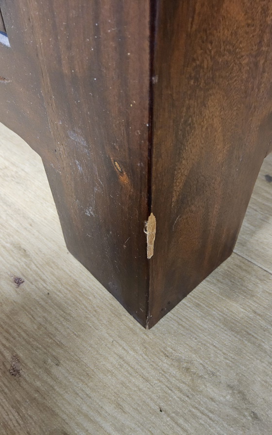 Image 1 of 2x Kolonialstil-Vitrinenschrank aus Holz mit Schublade / Porzellanschrank / Bücherregal / Barschrank