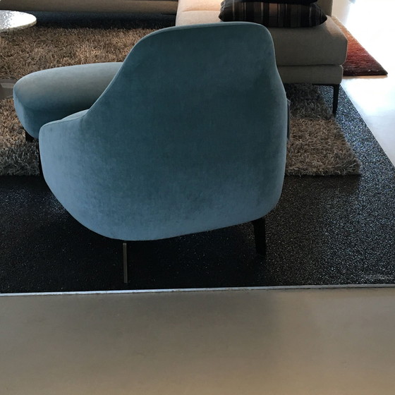 Image 1 of Poltrona Leolux Jill con pouf