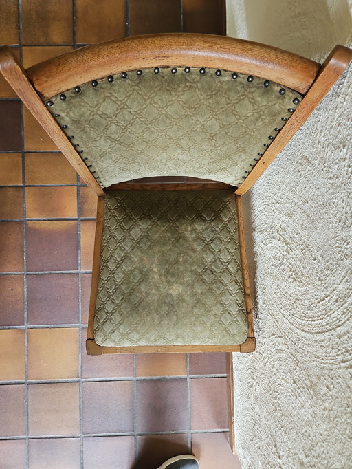 2 alte Eichenstühle