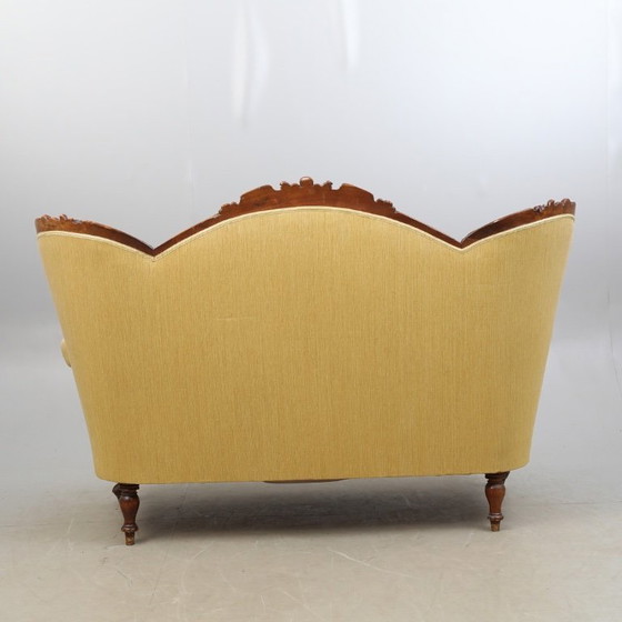 Image 1 of Divano neo-rococò — Stile XIX/XX secolo — Elegante silhouette da salotto con curve classiche