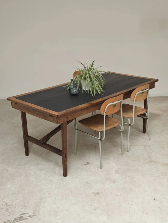 Tavolo pieghevole da officina vintage in rovere con piano nero patinato a mano. – Tavoli da pranzo (photo 37 of 37)