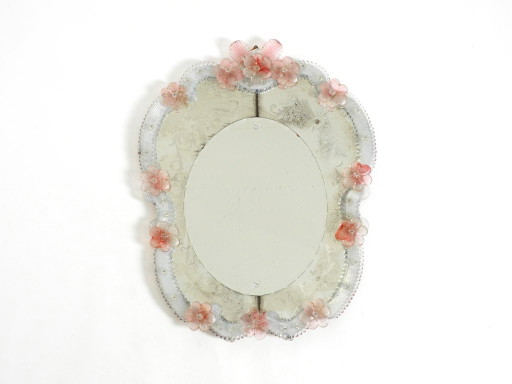 Lieblicher italienischer Mid-Century Wandspiegel mit Murano-Glasrahmen und Blüten